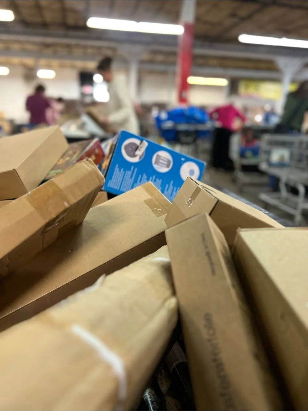 180 Large box Amazon Walmart TJ max marshal Target return LIQUIDATION MYSTERY - Picture 13 of 14
